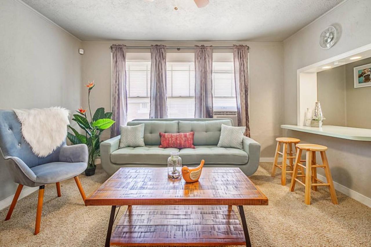 Cozy & Comfy - Few Blocks Away From Plaza District Apartman Oklahoma City Kültér fotó